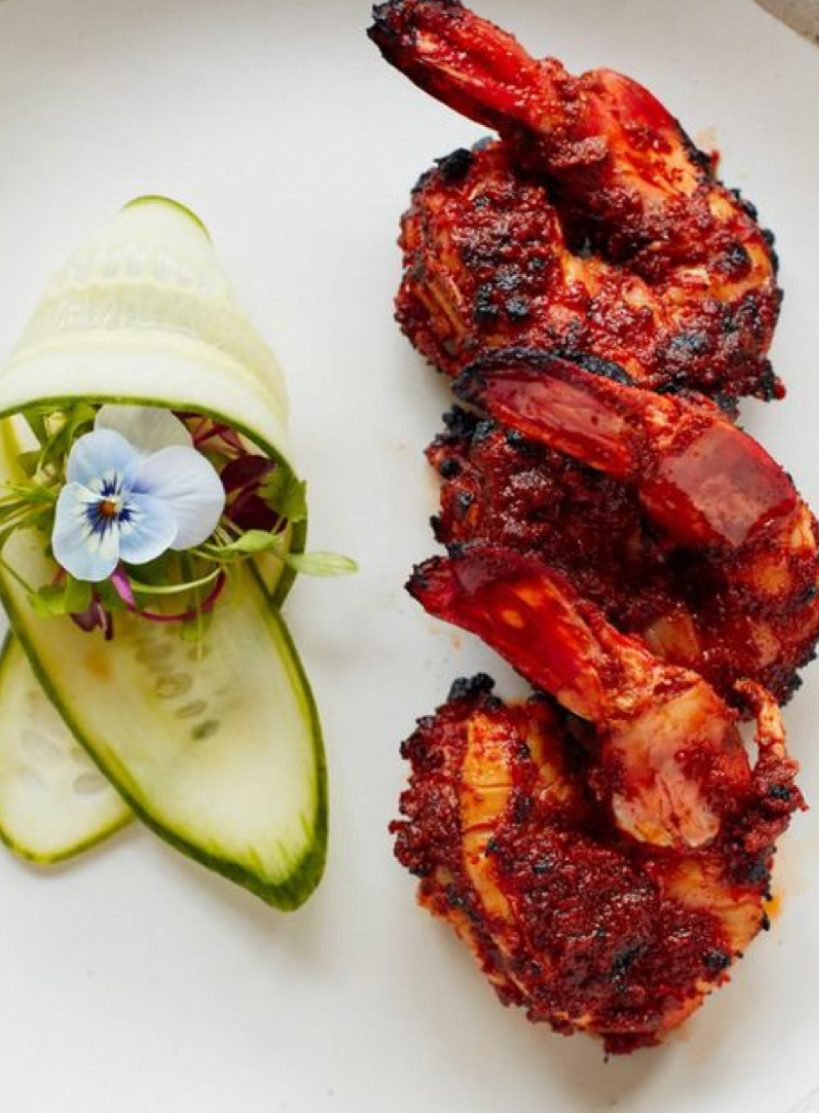 Spicy shrimp and cucumber slices